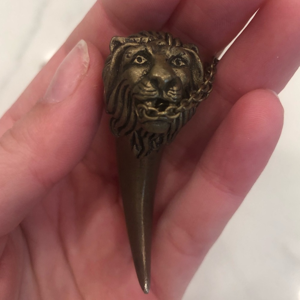 House of Harlow claw necklace